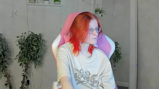 ElizabethHarpper on StripChat