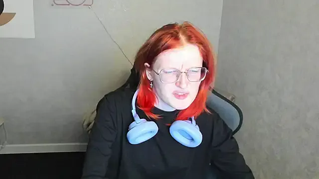 ElizabethHarpper — Seductive tease tongue