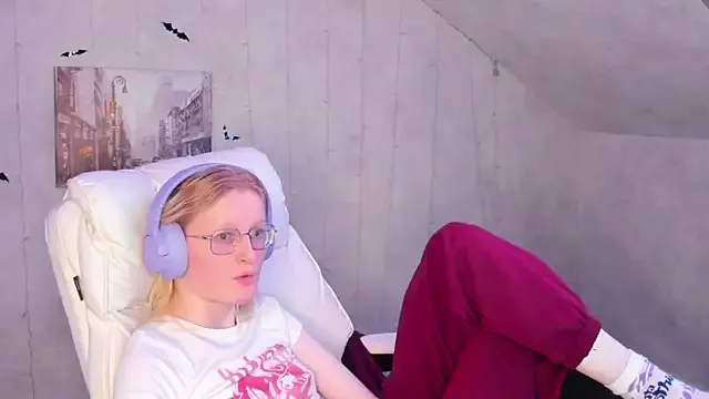 ElizabethHarpper on StripChat