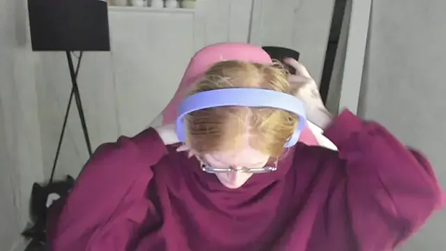 ElizabethHarpper on StripChat