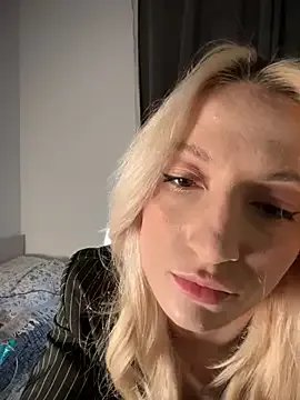 Ella_Charm on StripChat 