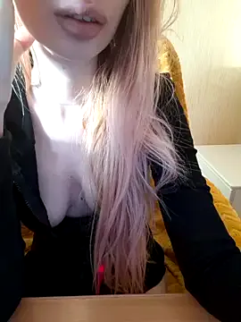 Elza_kom on StripChat