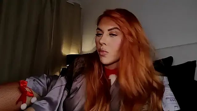 Emberreignedit on StripChat