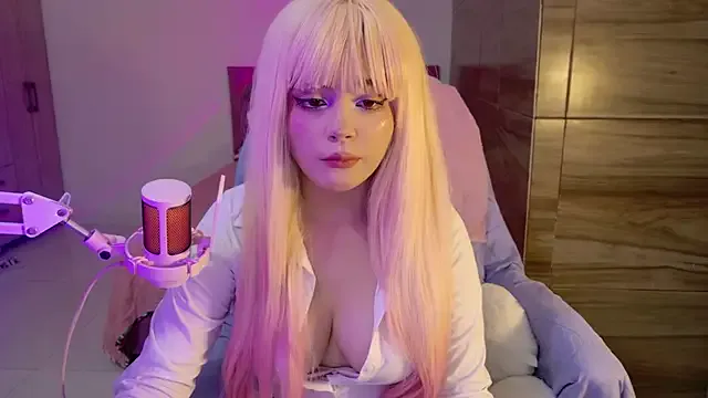 EmillieX on StripChat