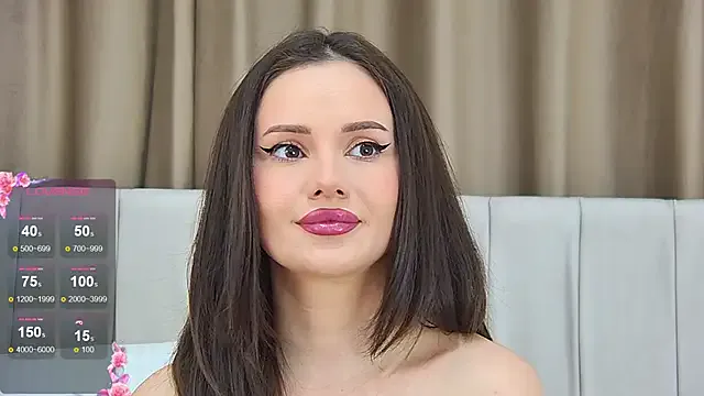 EmilyNovaa on StripChat