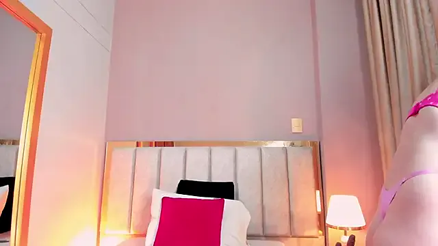 Emilywatsonn on StripChat