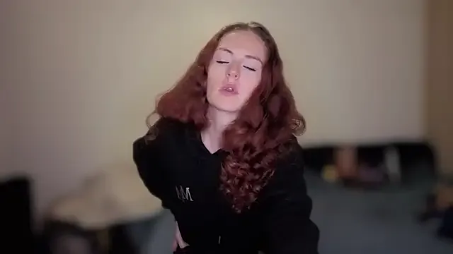 ENGLISHEMILY_69 on StripChat