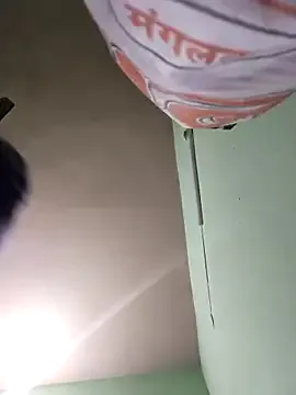 Eshwari_Chopra on StripChat