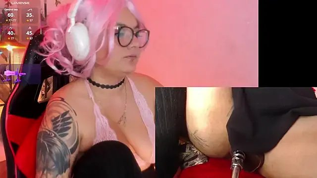 EternaAura on StripChat 