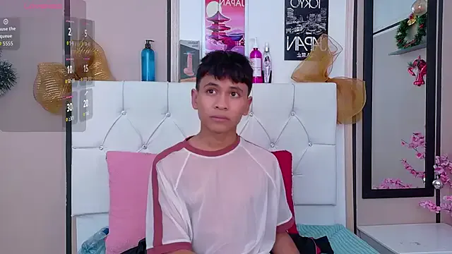 Ethan_Westt on StripChat