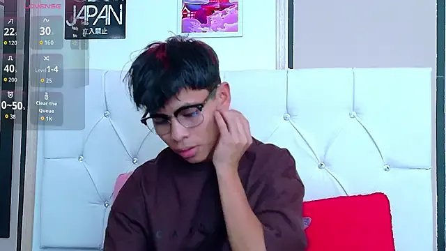 Ethan_Westt on StripChat