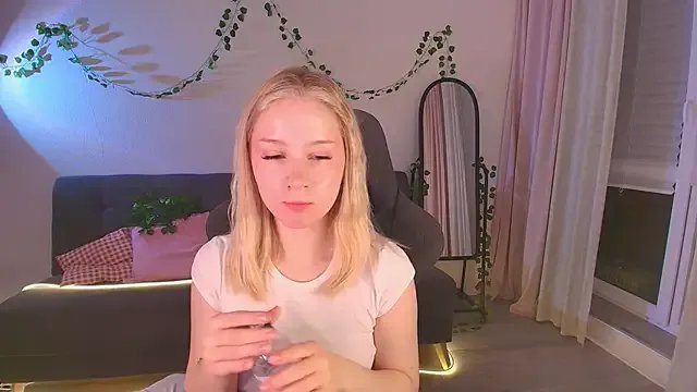 Eva_Davi on StripChat