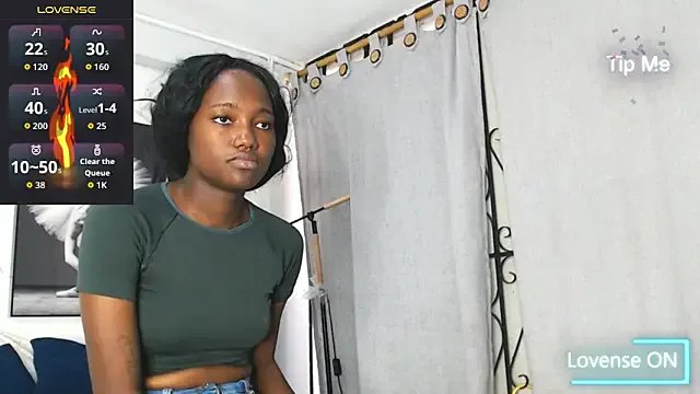 Evaa_18 on StripChat