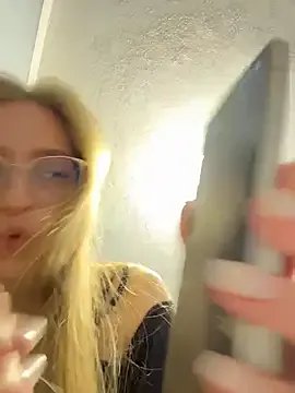 EveLunny on StripChat 