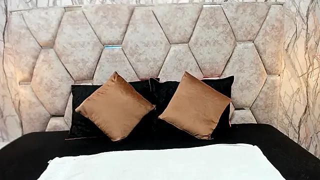 EXOTIC_EBONY_ on StripChat