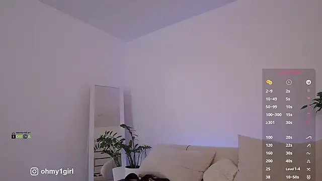 Fallinlove1 on StripChat 