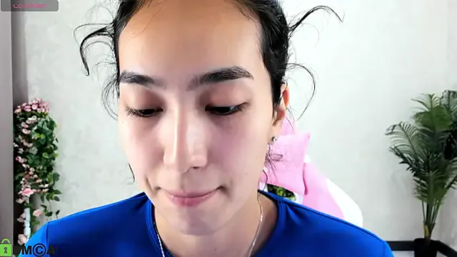 FlirtyAura on StripChat