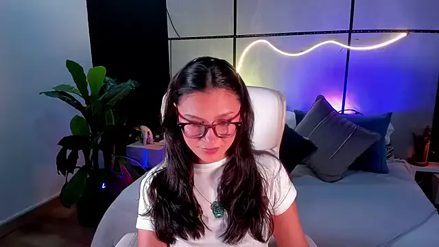 Gia_Mazzon on StripChat