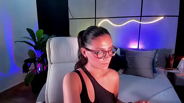 Gia_Mazzon on StripChat