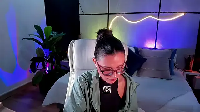 Gia_Mazzon on StripChat