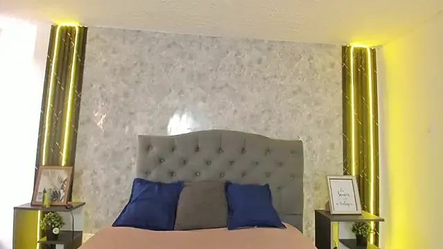 GiannaSlimJB on StripChat