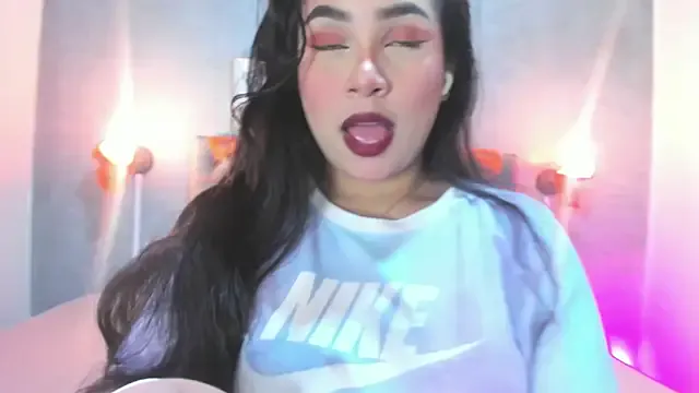 GiannaSlimJB on StripChat