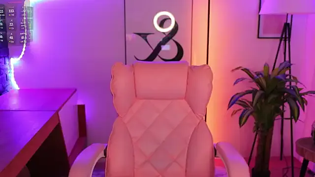 Hailey_Green on StripChat