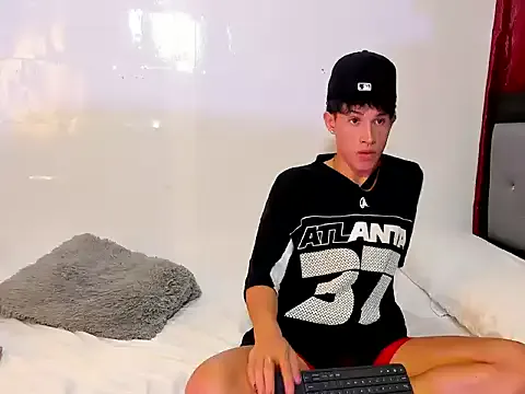 Handsome_boys69 on StripChat