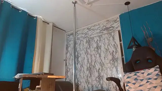 hanna_mooreee on StripChat