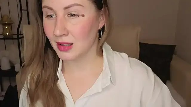 Helens_love on StripChat 