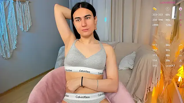 HeyAlena on StripChat