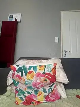 HoneyDropsX on StripChat