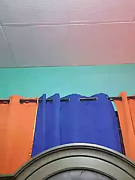 HONEYSWEETS_LIVE on StripChat