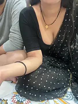 Hot_Mayra25 on StripChat