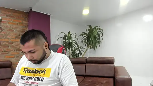 HotThreesoome on StripChat