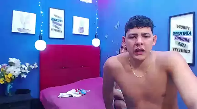 hugecocks_hot on StripChat