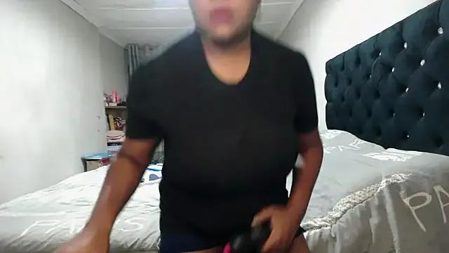 Indianmayaxoxo on StripChat 