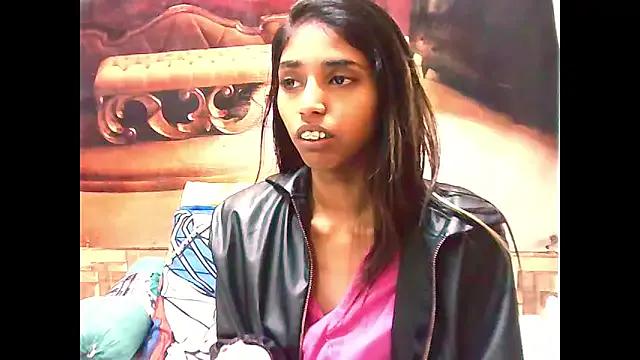 IndianSexySlender on StripChat 