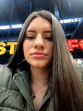 Isabella21_ on StripChat