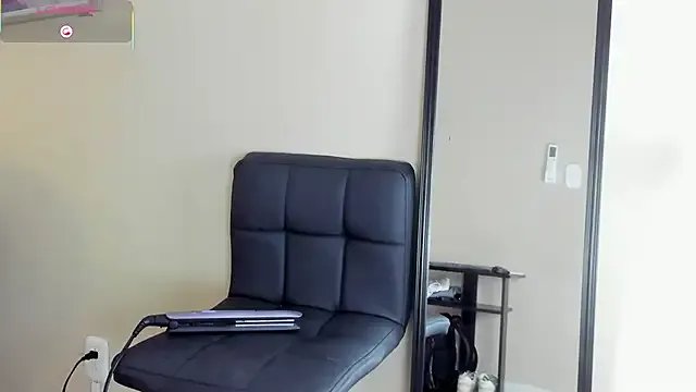 isabella_milf_ on StripChat