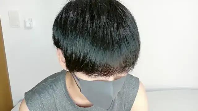 itsme_LEON on StripChat