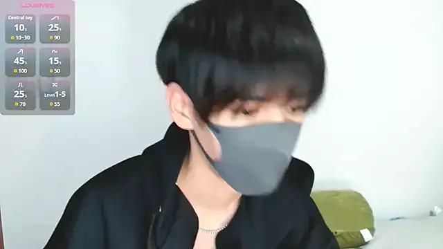 itsme_LEON on StripChat