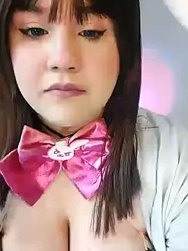 ItsNaiixa — BIG SQUIRT +  FUCK PUSSY 