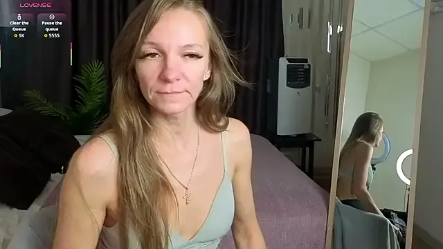 Jesica_mooon — lift your skirt and seduce with panties