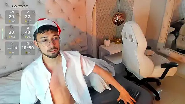 JonnyGreey on StripChat 