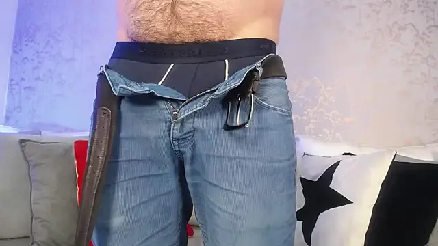 JuanKFit_45 on StripChat