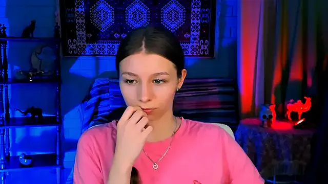 JulieDaniel on StripChat