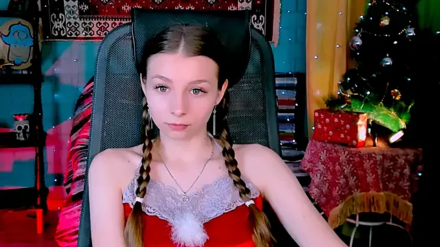 JulieDaniel on StripChat