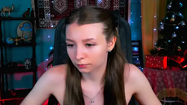 JulieDaniel on StripChat