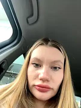 justmilaa — SQUIRT AT THE MIDDLE H&M STORE+LT